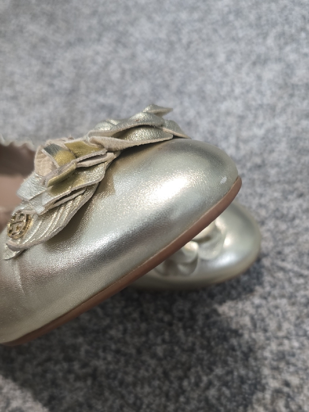 Tory Burch Blossom Floral Gold Metallic Ballet Flats Size 10.5 - Picture 4 of 7